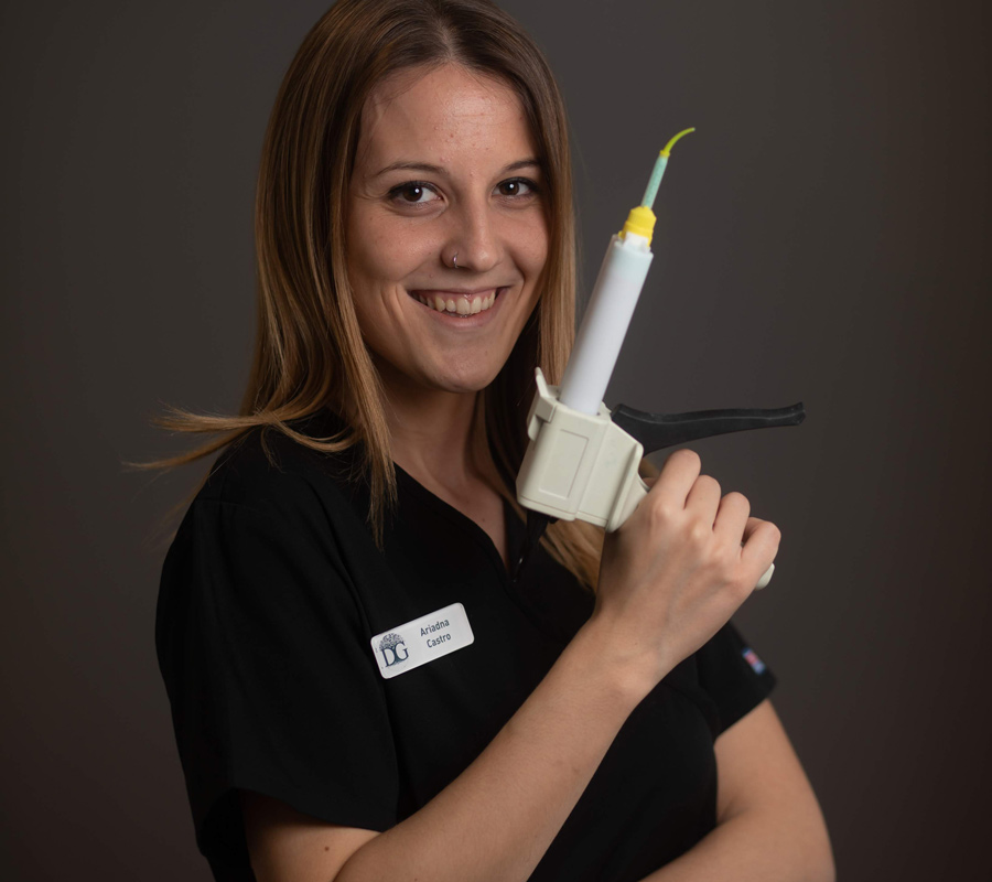 Auxiliar dental: Ariadna Castro