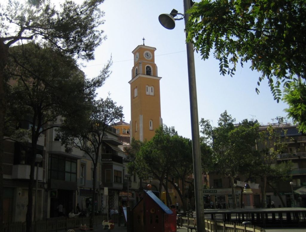Torrassa es el barrio de L'Hospitalet de Llobregat donde viven Ricard y Pili. En la imagen, la plaza Espanyola